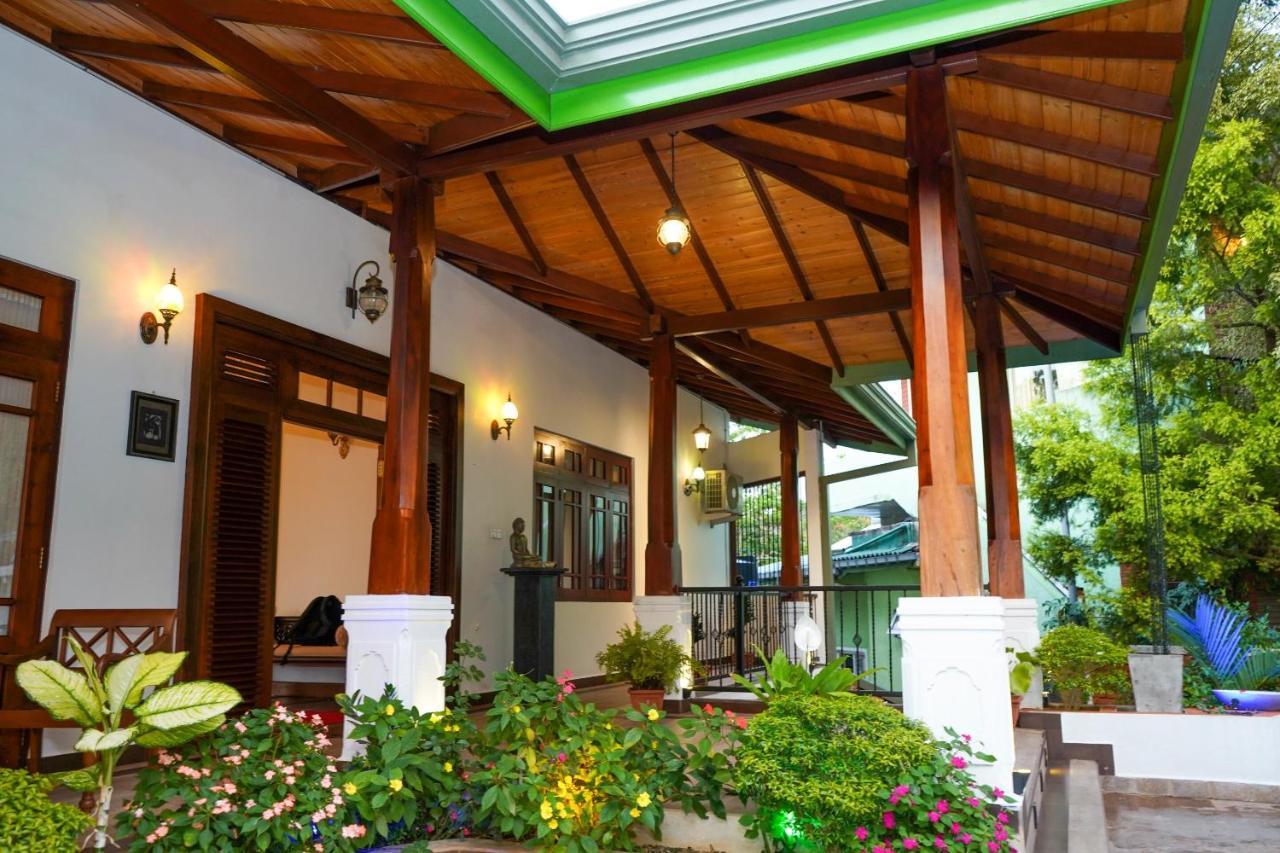 The Grand Hanthana Канди Екстериор снимка